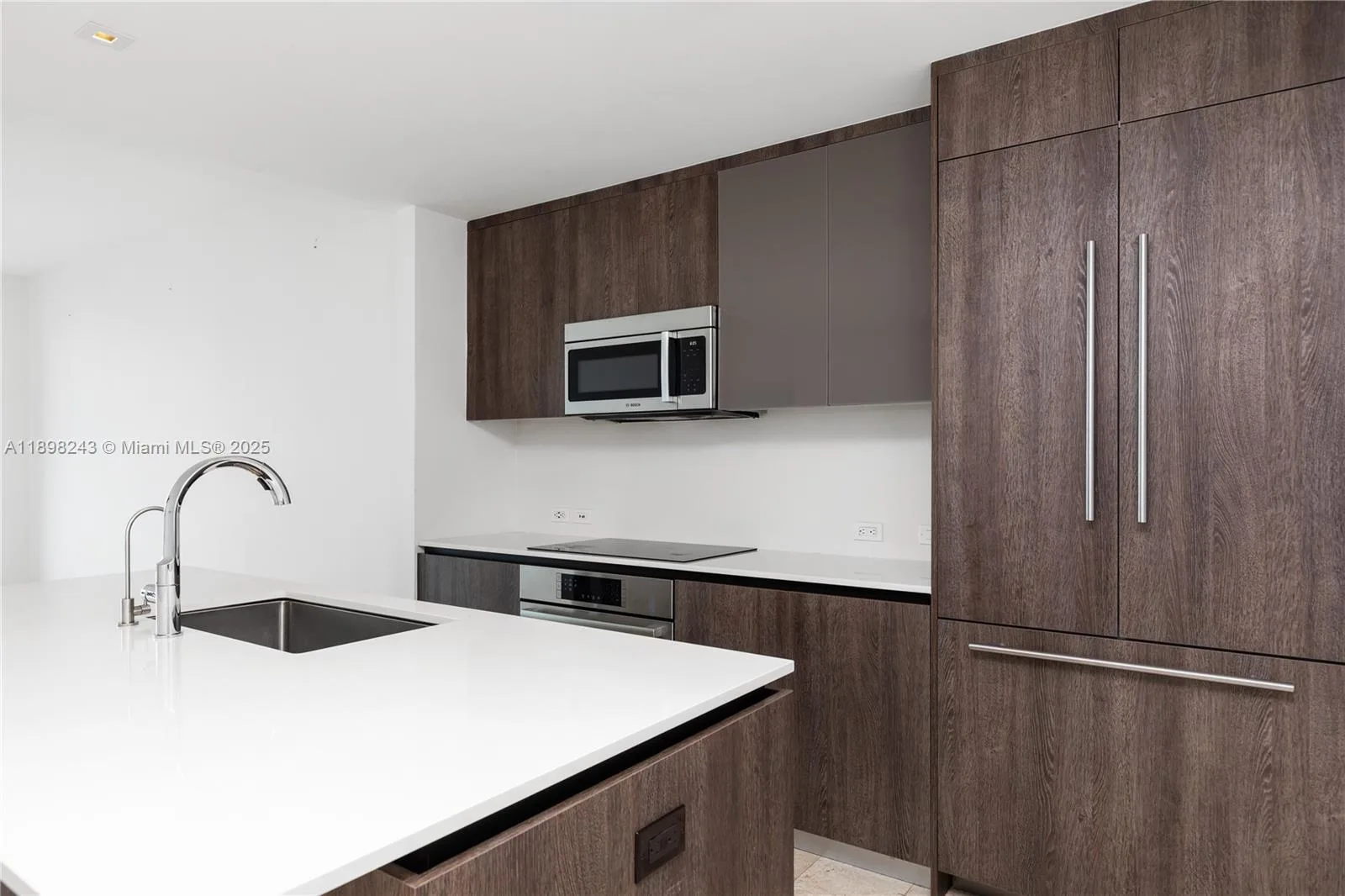 68 SE 6th St # 3906, Miami, FL 33131 photo 2