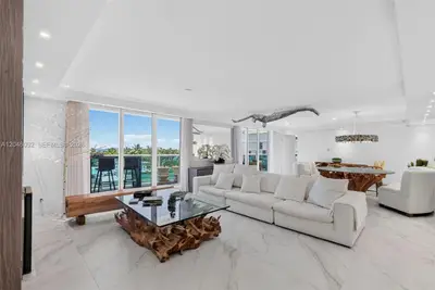 RONEY PALACE CONDO