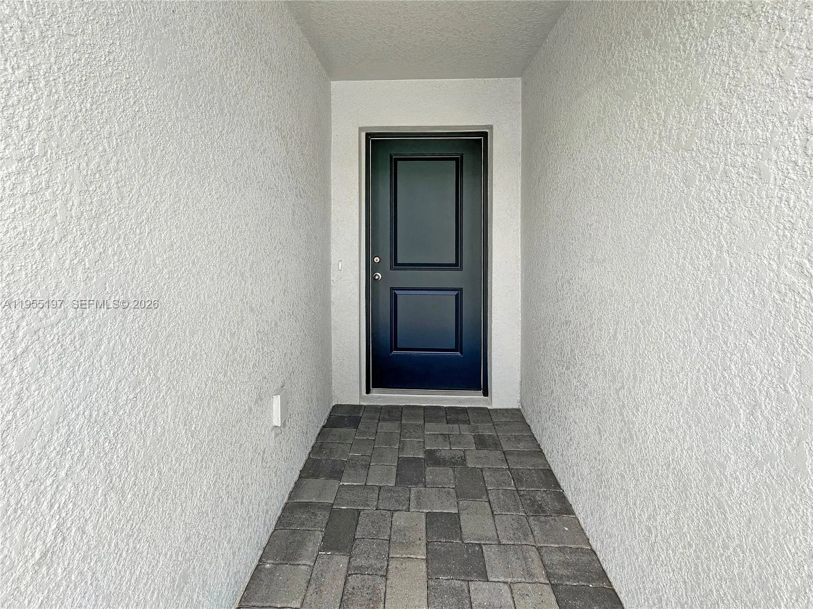 2060 Stillview Pass, Zephyrhills, FL 33541 photo 2