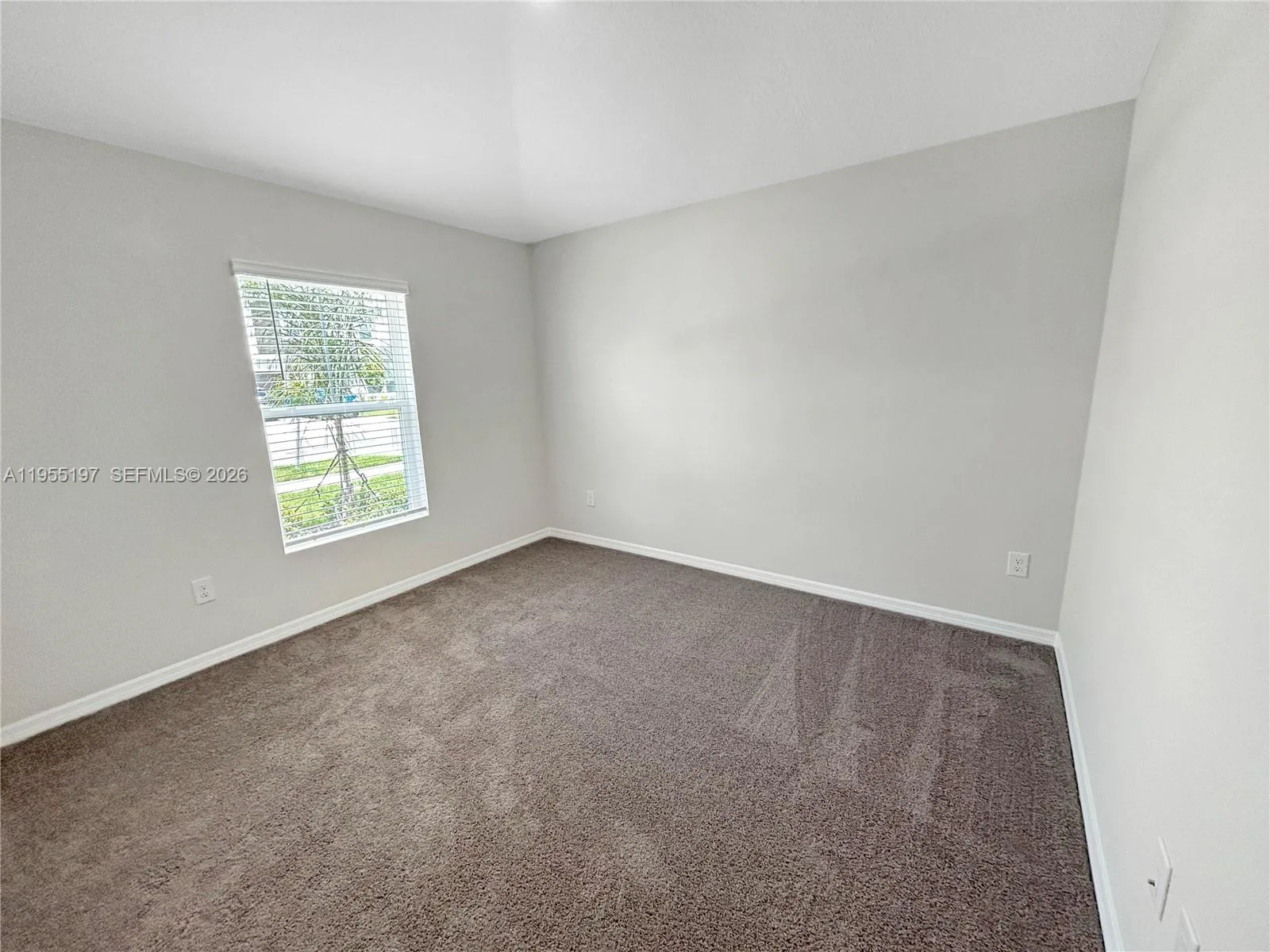 2060 Stillview Pass, Zephyrhills, FL 33541 photo 5