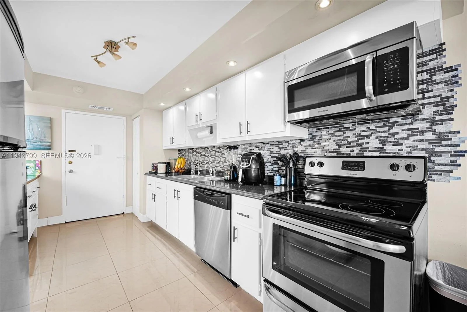 7135 Collins Ave # 1722, Miami Beach, FL 33141 photo 11