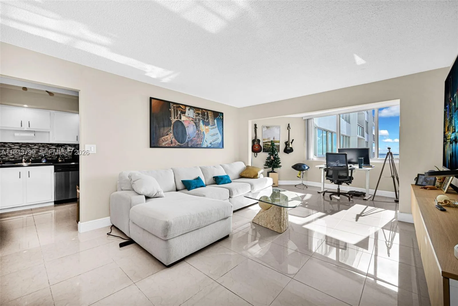 7135 Collins Ave # 1722, Miami Beach, FL 33141 photo 2