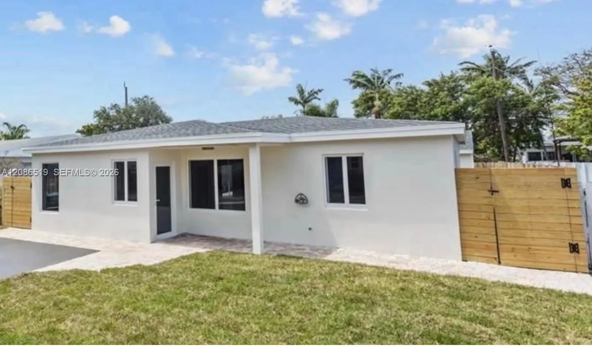211 NW 51st St, Oakland Park, FL 33309