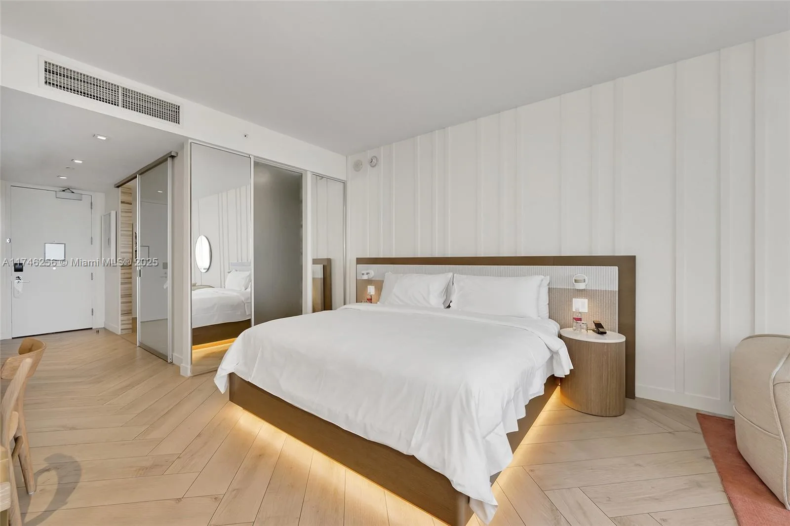 2201 Collins Ave # 625, Miami Beach, FL 33139 photo 10
