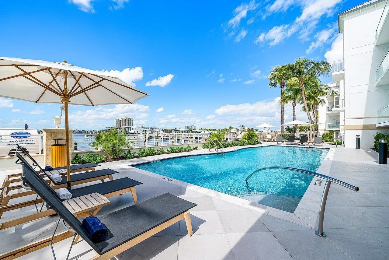 180 Lake Drive # 2103, Palm Beach Shores, FL 33404