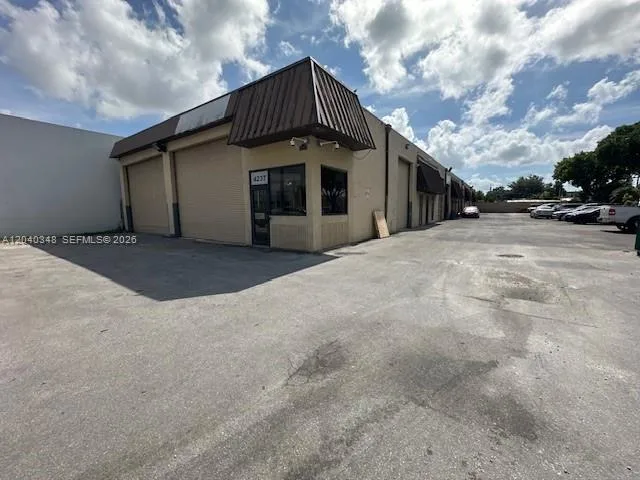 4237 NW 37 Ave # 4237, Miami, FL 33142 photo 3