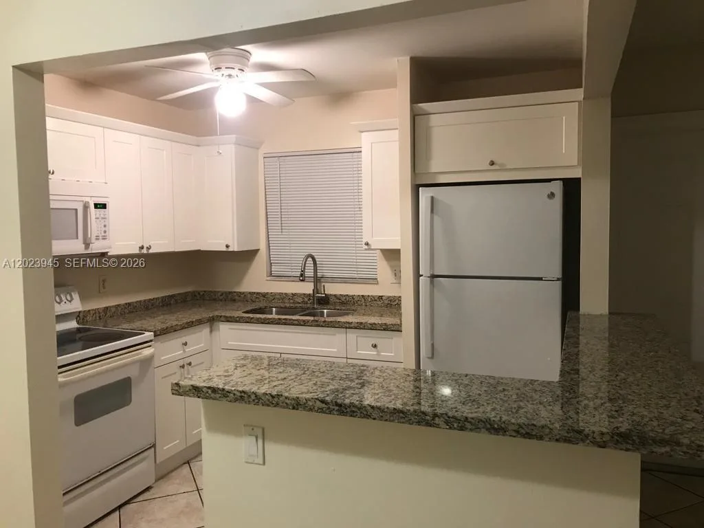 7910 Taft St # 214, Pembroke Pines, FL 33024 photo 3