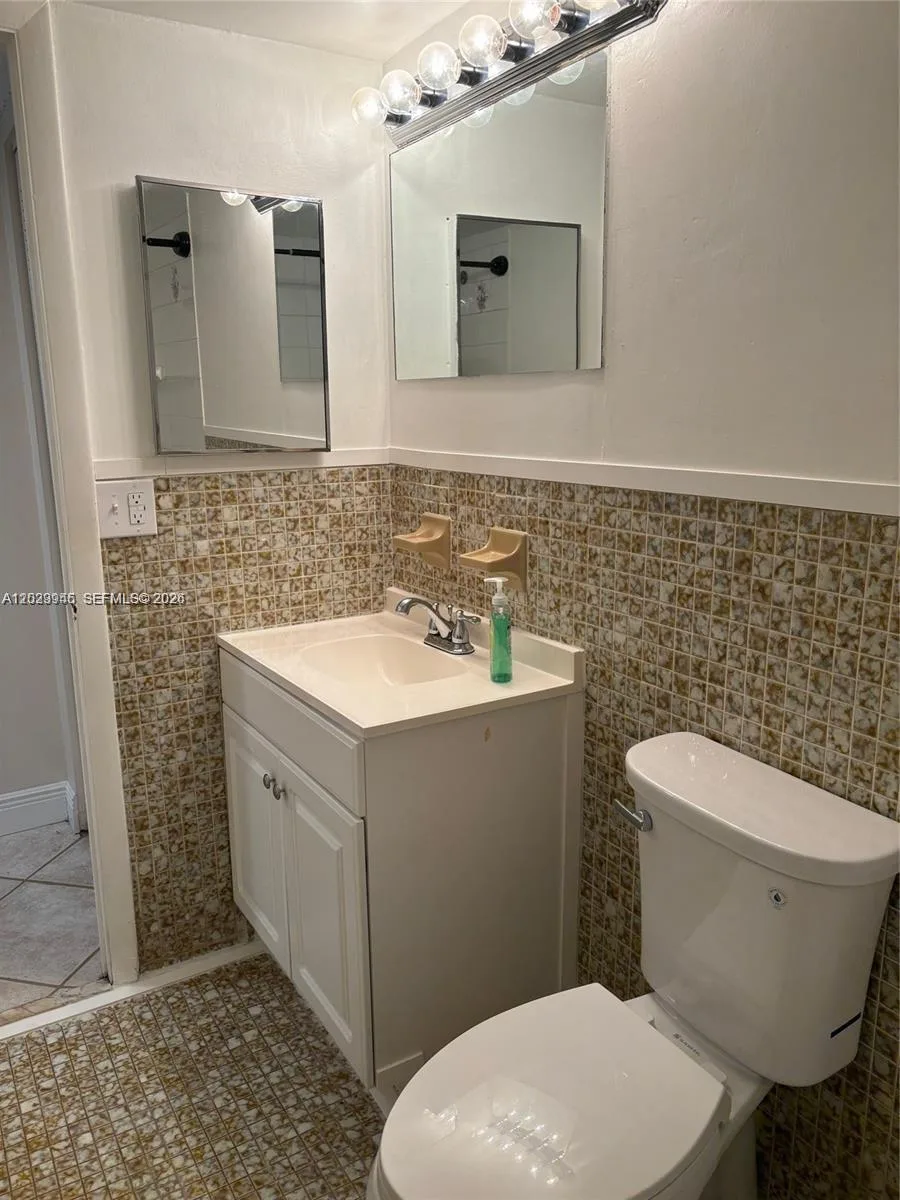 7910 Taft St # 214, Pembroke Pines, FL 33024 photo 9