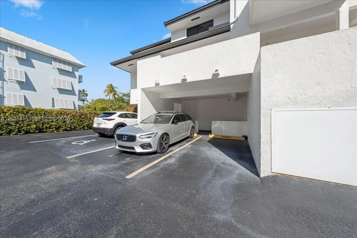 5750 Turin St # 207, Coral Gables, FL 33146 photo 3