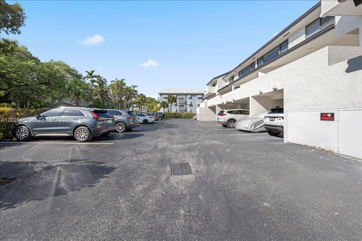 5750 Turin St # 207, Coral Gables, FL 33146 photo 4