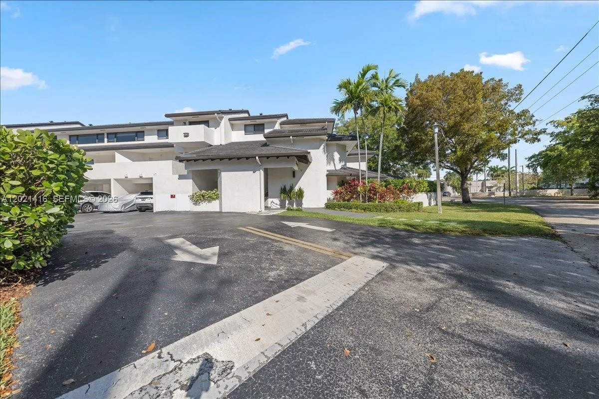 5750 Turin St # 207, Coral Gables, FL 33146 photo 5