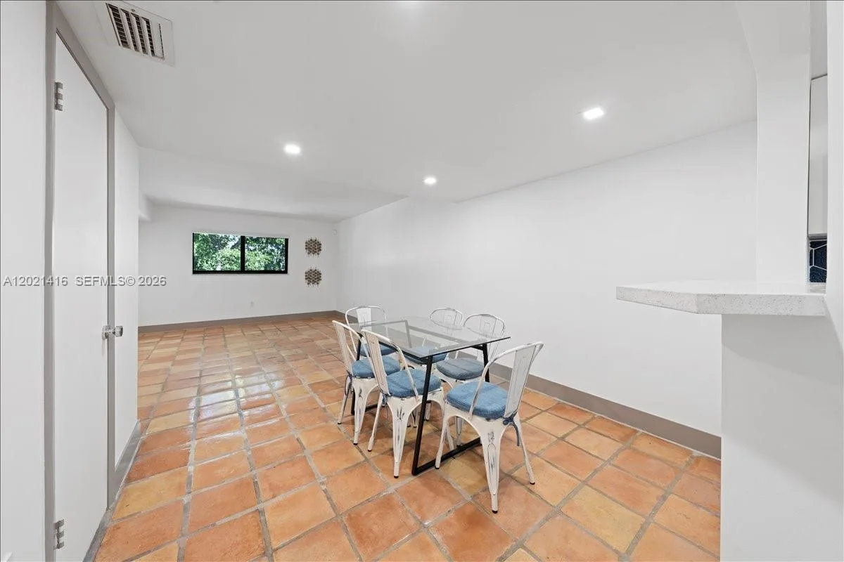 5750 Turin St # 207, Coral Gables, FL 33146 photo 7