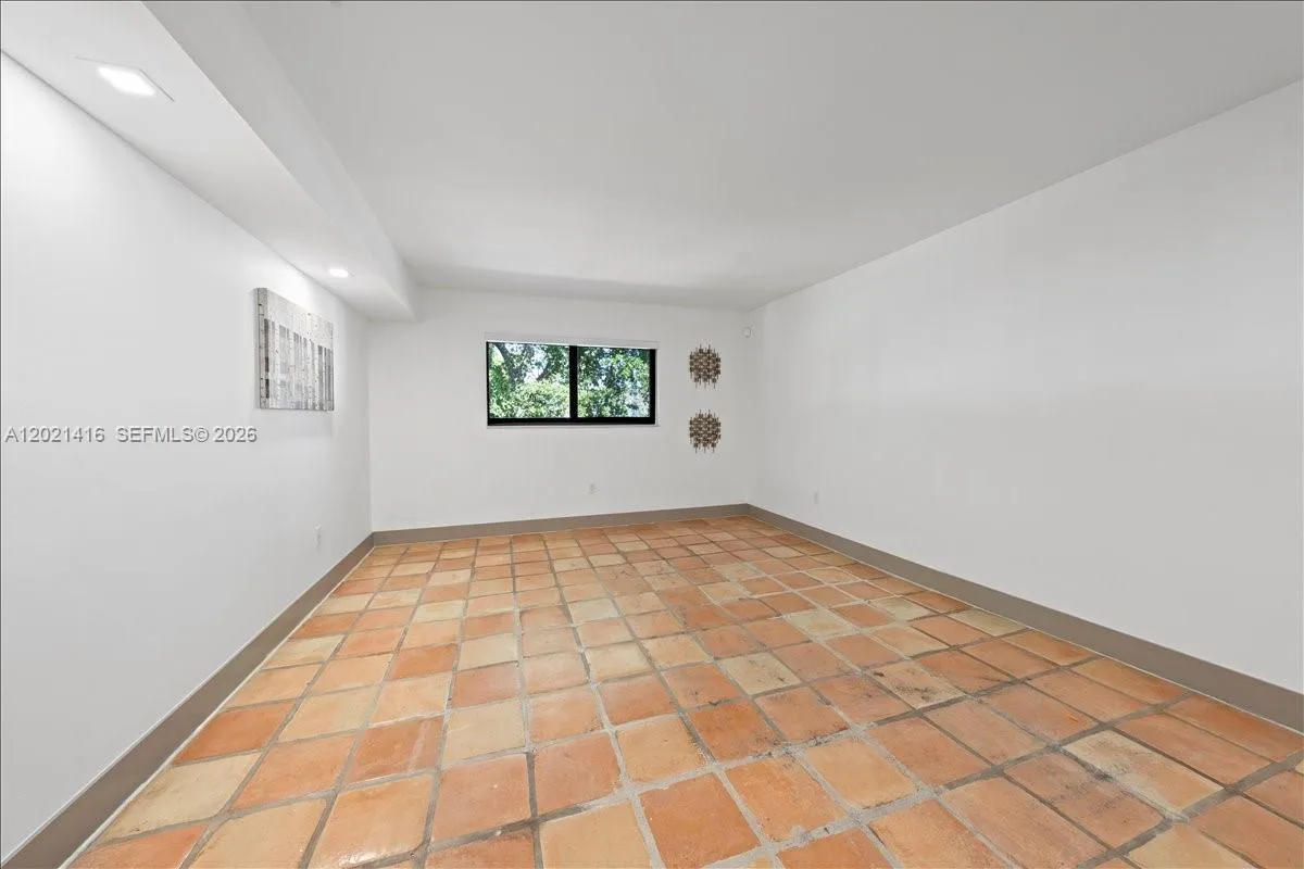 5750 Turin St # 207, Coral Gables, FL 33146 photo 8