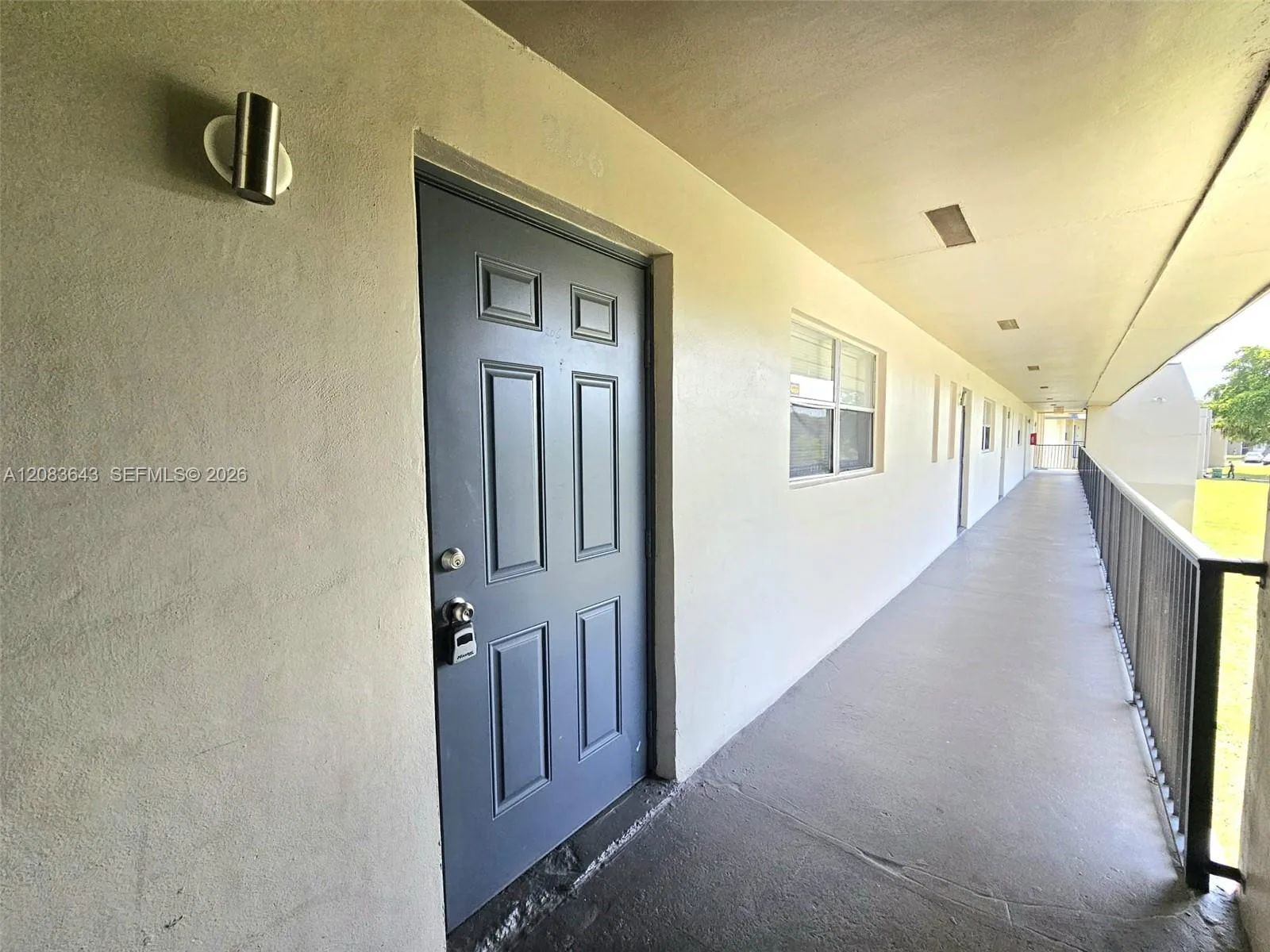 8001 Fairview Dr # 206, Tamarac, FL 33321
