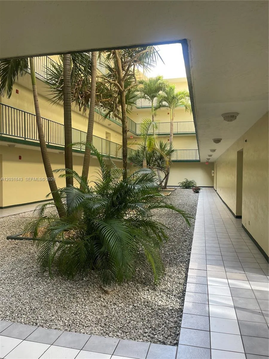 8321 NW 7th St # 1-407, Miami, FL 33126 photo 4