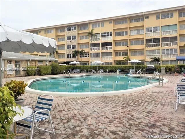 410 SE 2nd St # 318, Hallandale Beach, FL 33009 photo 3