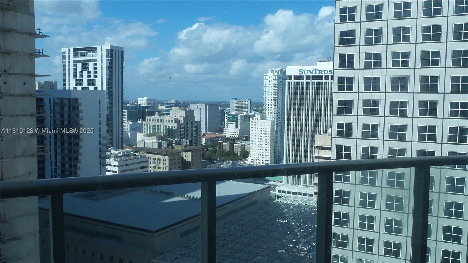 300 S Biscayne Blvd # 2705, Miami, FL 33131 photo 13