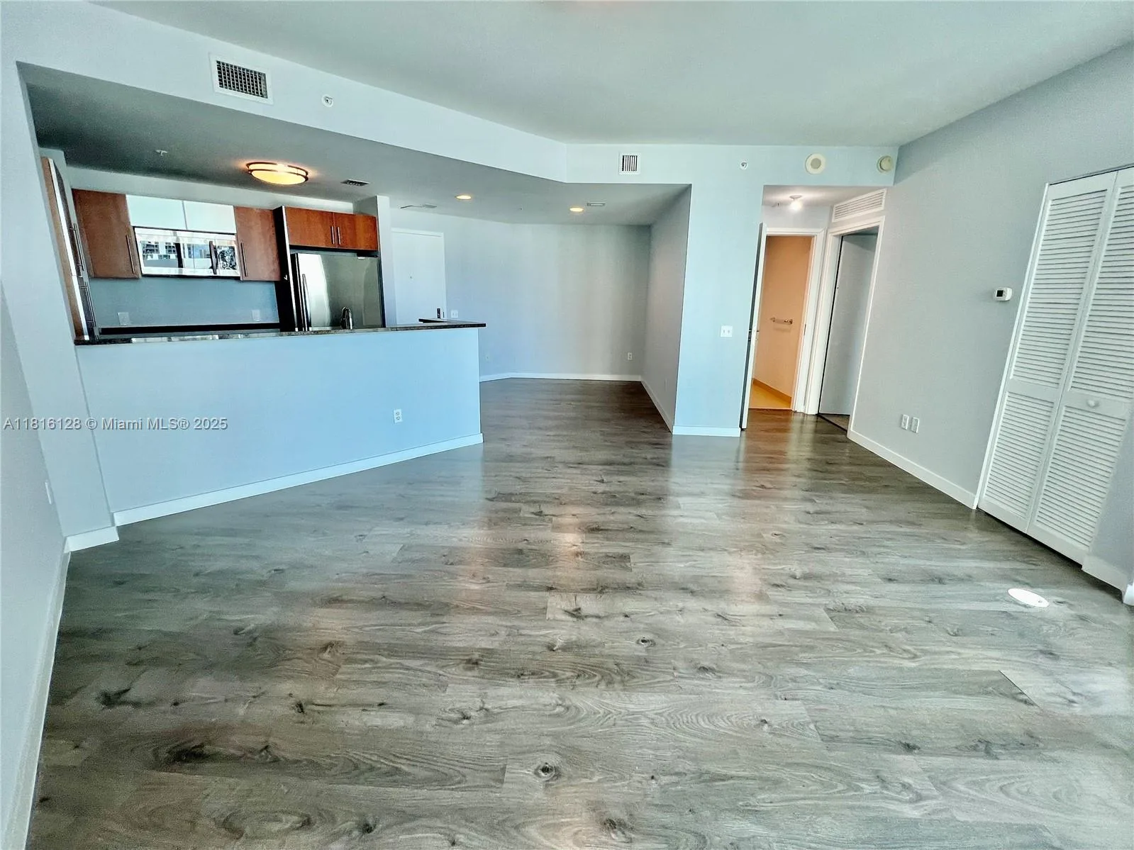 300 S Biscayne Blvd # 2705, Miami, FL 33131 photo 2