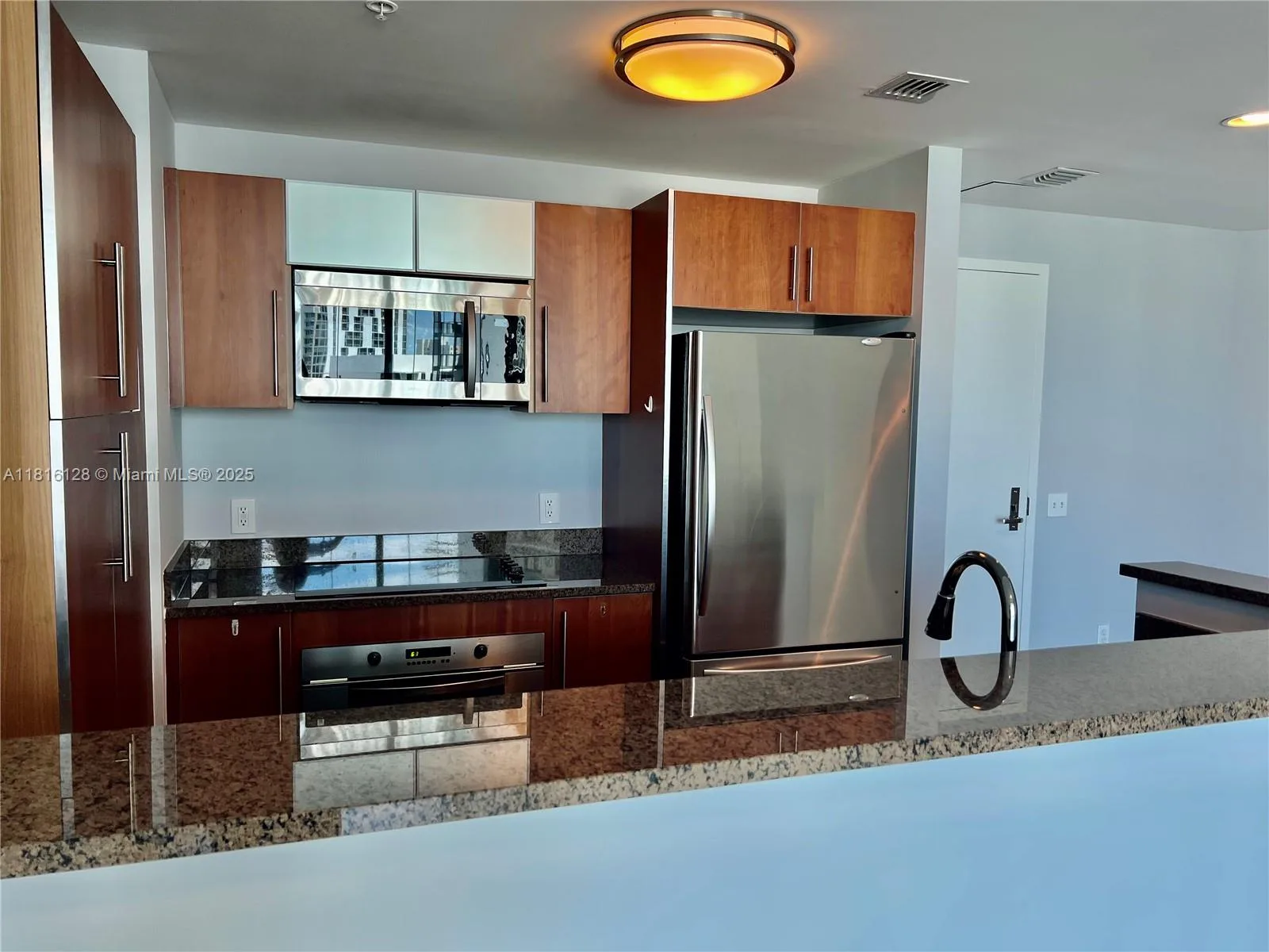300 S Biscayne Blvd # 2705, Miami, FL 33131 photo 3