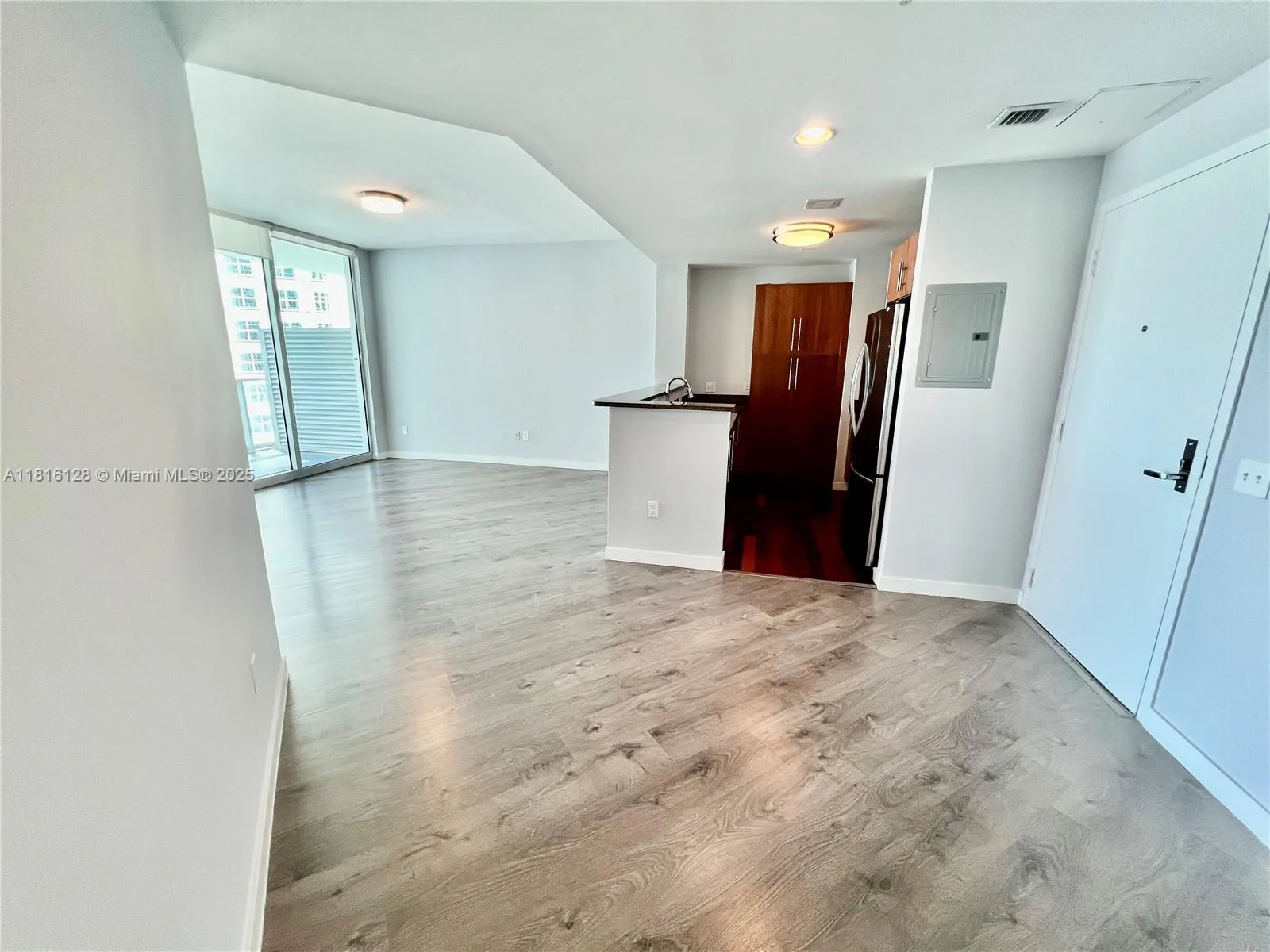 300 S Biscayne Blvd # 2705, Miami, FL 33131 photo 5