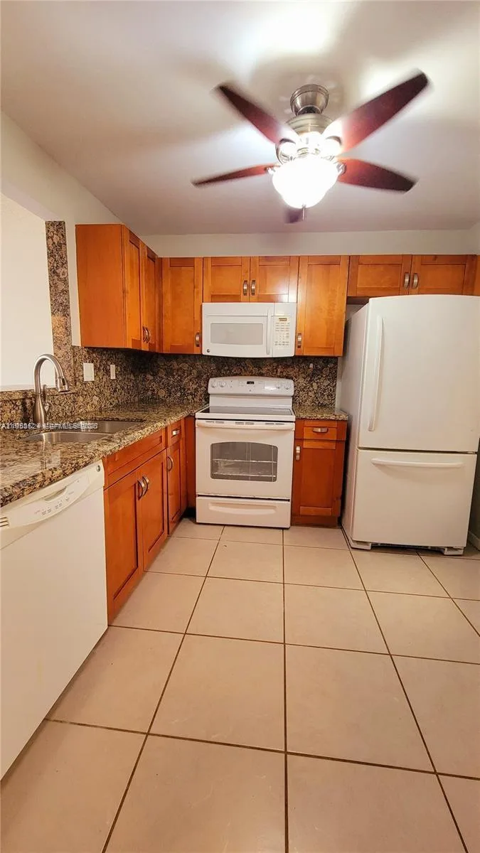 406 NW 68th Ave # 304, Plantation, FL 33317 photo 4