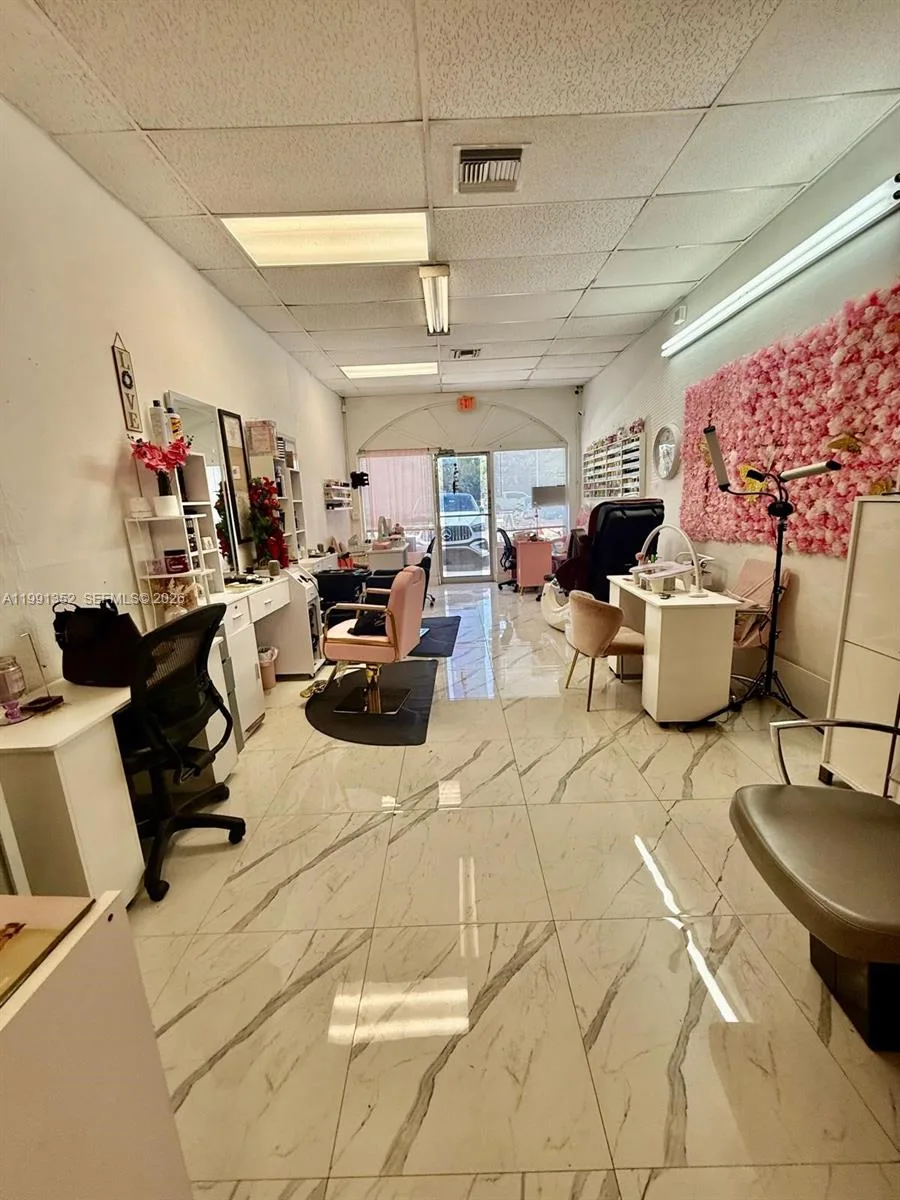 1569 W OKEECHOBEE RD HIALEAH, Hialeah, FL 33010
