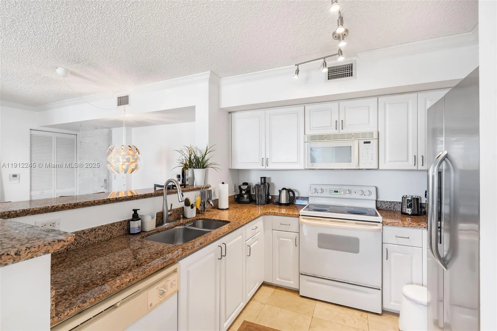1155 BRICKELL BAY DR # 2708, Miami, FL 33131 photo 9