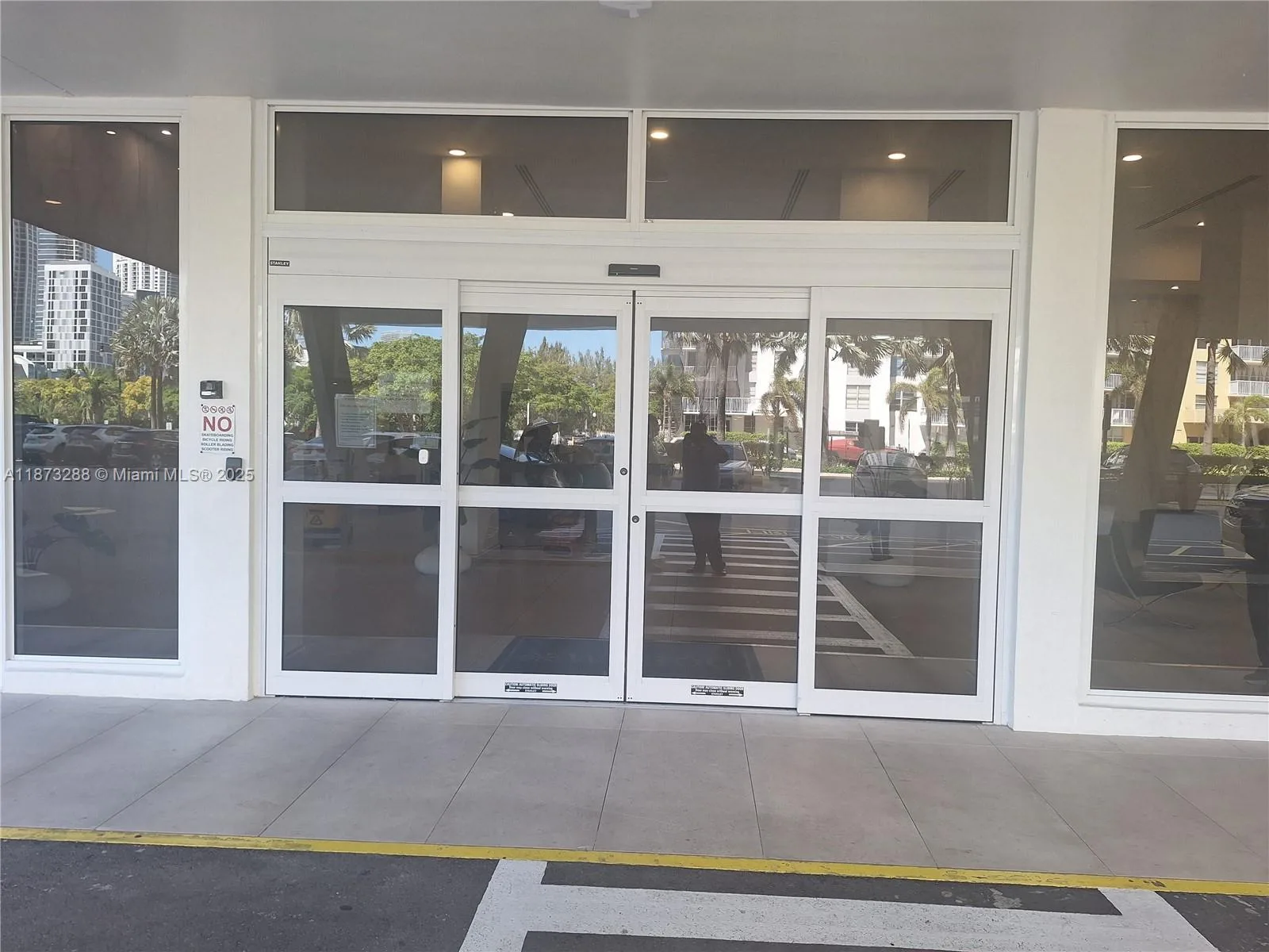 230 174th St # 417, Sunny Isles Beach, FL 33160 photo 4