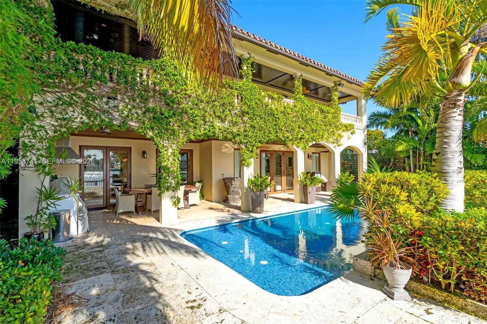 1398 Bay Dr, Miami Beach, FL 33141 photo 3