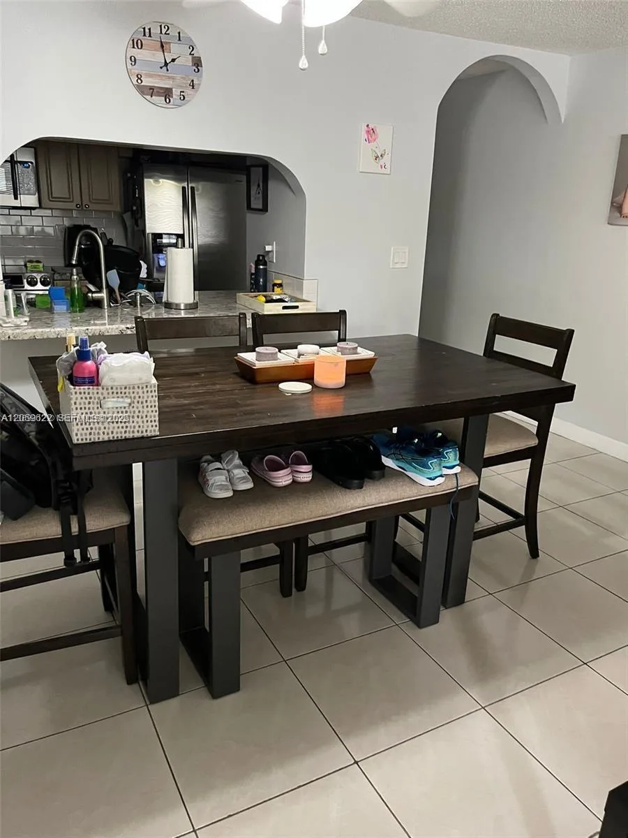 10135 NW 9th St Cir # 5-208, Miami, FL 33172 photo 3