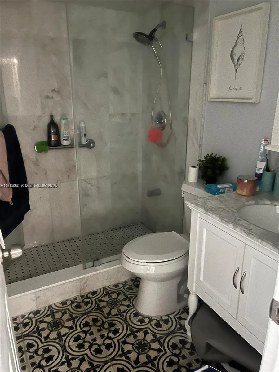 10135 NW 9th St Cir # 5-208, Miami, FL 33172 photo 7