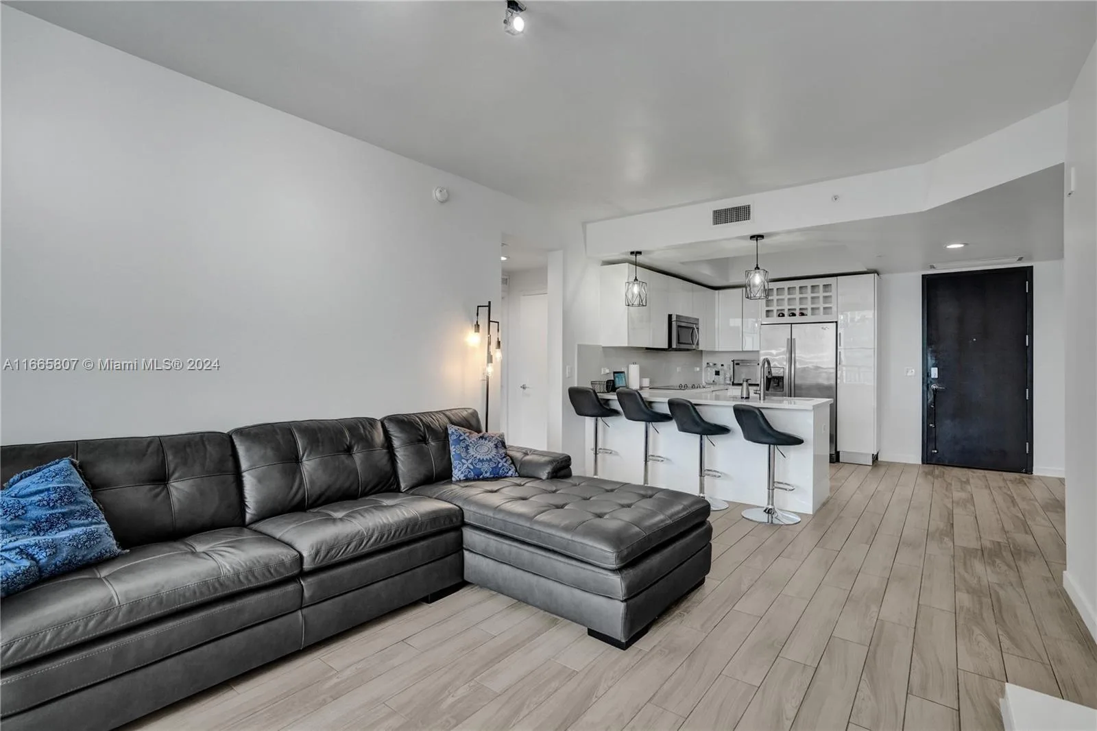 999 SW 1st Ave # 1807, Miami, FL 33130 photo 11