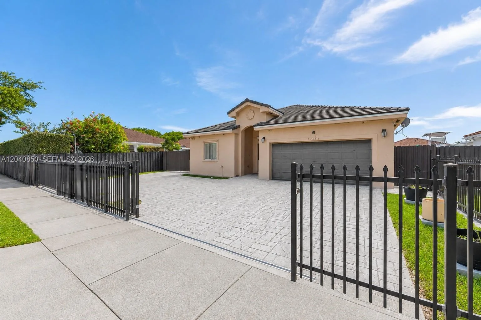 22548 SW 102nd Path, Cutler Bay, FL 33190 photo 2