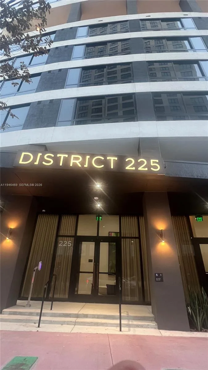 225 N Miami Ave # 905, Miami, FL 33128 photo 2