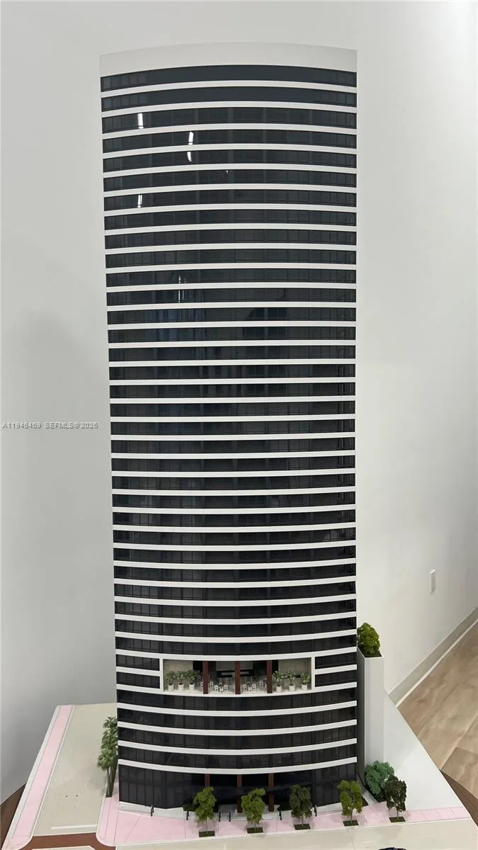 225 N Miami Ave # 905, Miami, FL 33128 photo 3