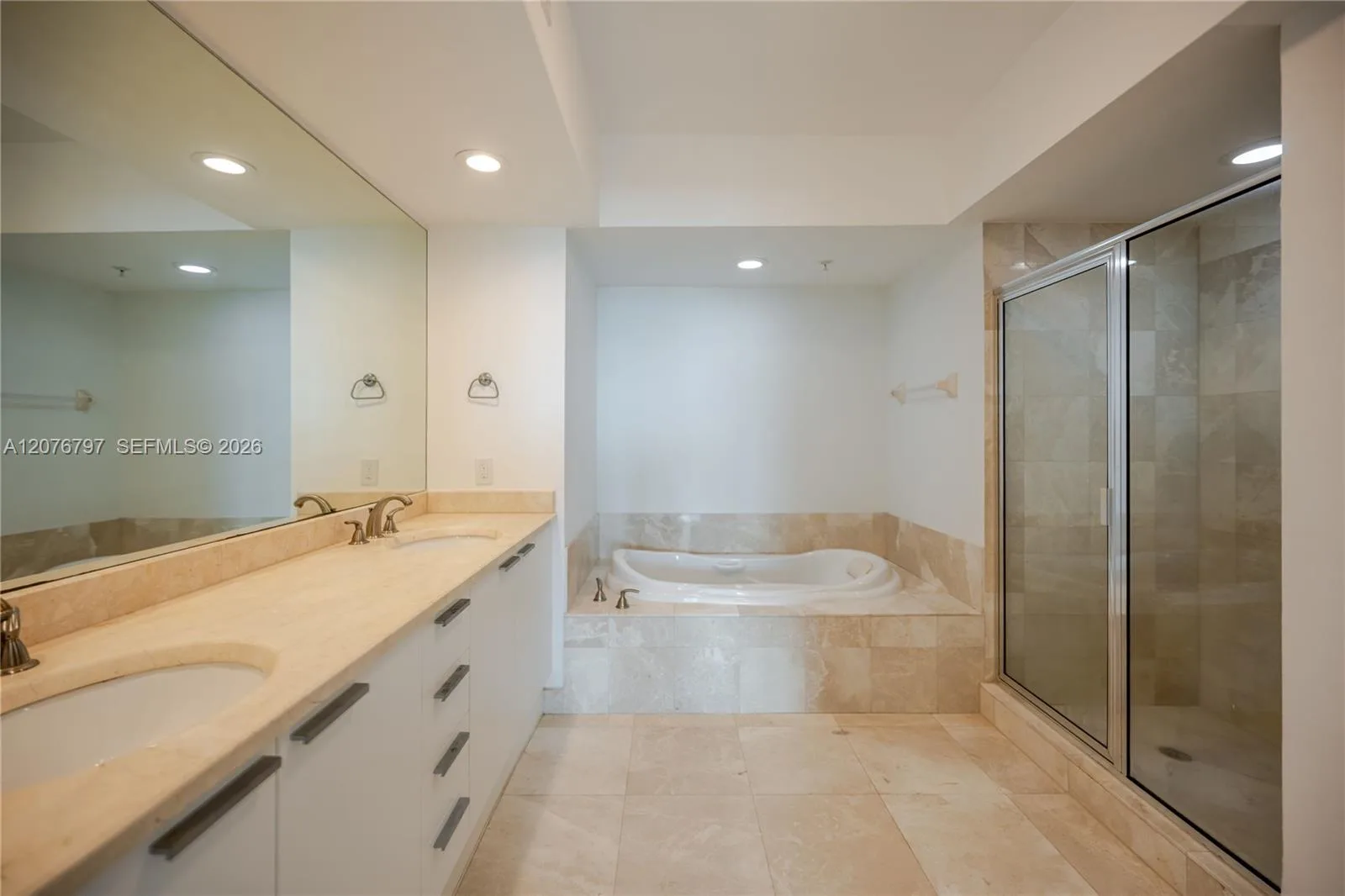 15051 Royal Oaks Ln # 2403, North Miami, FL 33181 photo 9