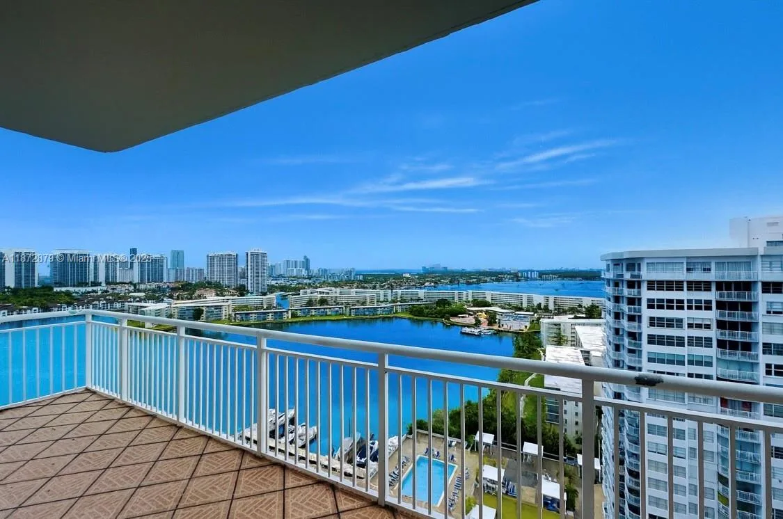 18071 Biscayne Blvd # PH04 & PH03, Aventura, FL 33160 photo 2