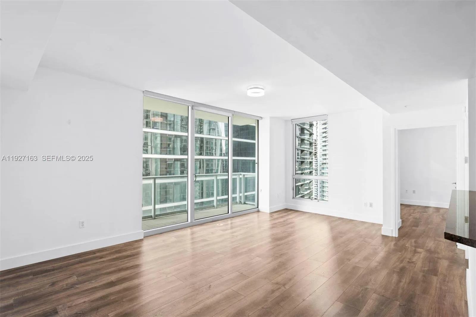 300 S Biscayne Blvd # T-2802, Miami, FL 33131 photo 2