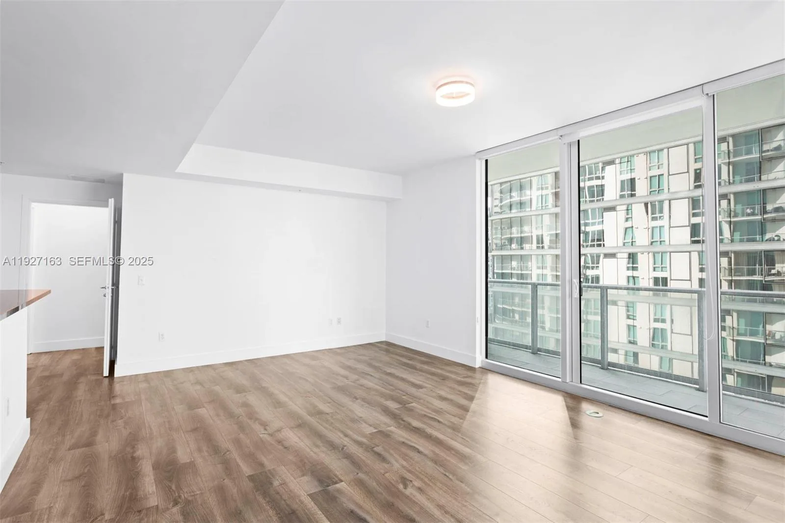 300 S Biscayne Blvd # T-2802, Miami, FL 33131 photo 4
