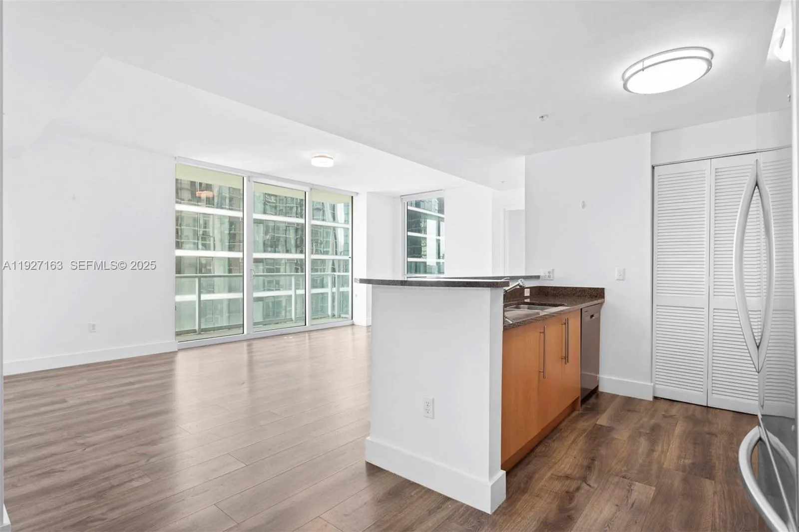 300 S Biscayne Blvd # T-2802, Miami, FL 33131 photo 7