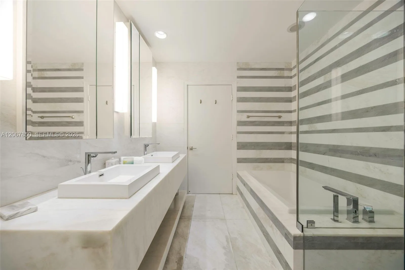 801 S Pointe Dr # 301, Miami Beach, FL 33139 photo 12