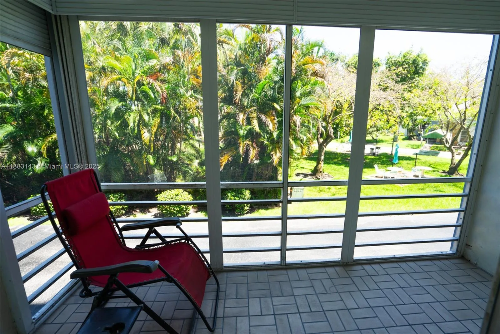 1000 NE 14th Ave # 207, Hallandale Beach, FL 33009 photo 5