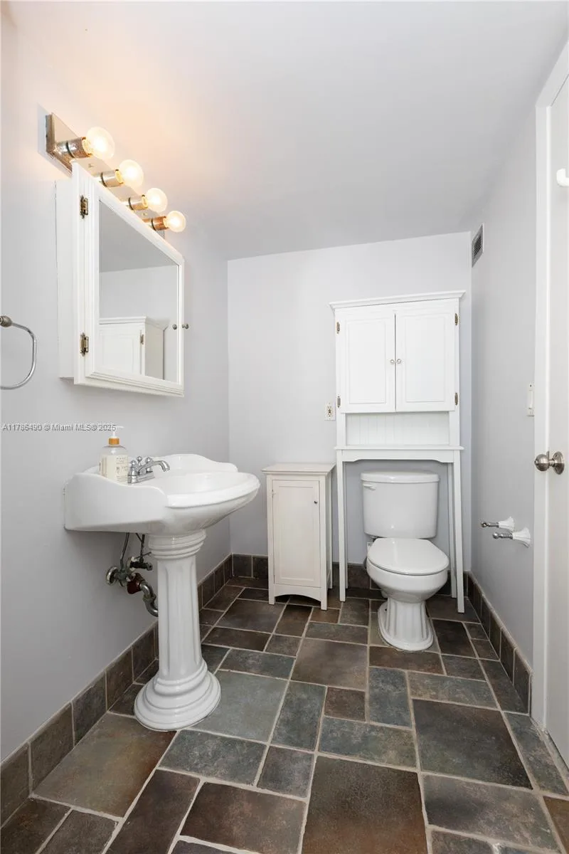 2750 NE 183rd St # 511, Aventura, FL 33160 photo 10