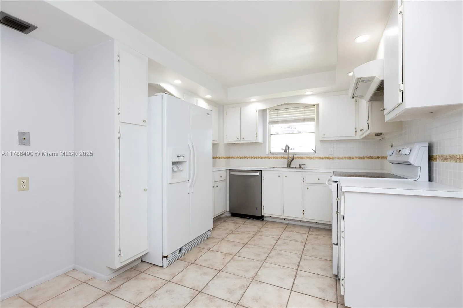 2750 NE 183rd St # 511, Aventura, FL 33160 photo 5