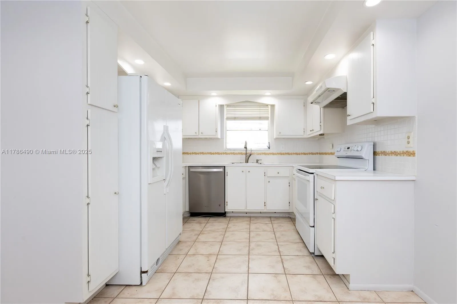 2750 NE 183rd St # 511, Aventura, FL 33160 photo 7