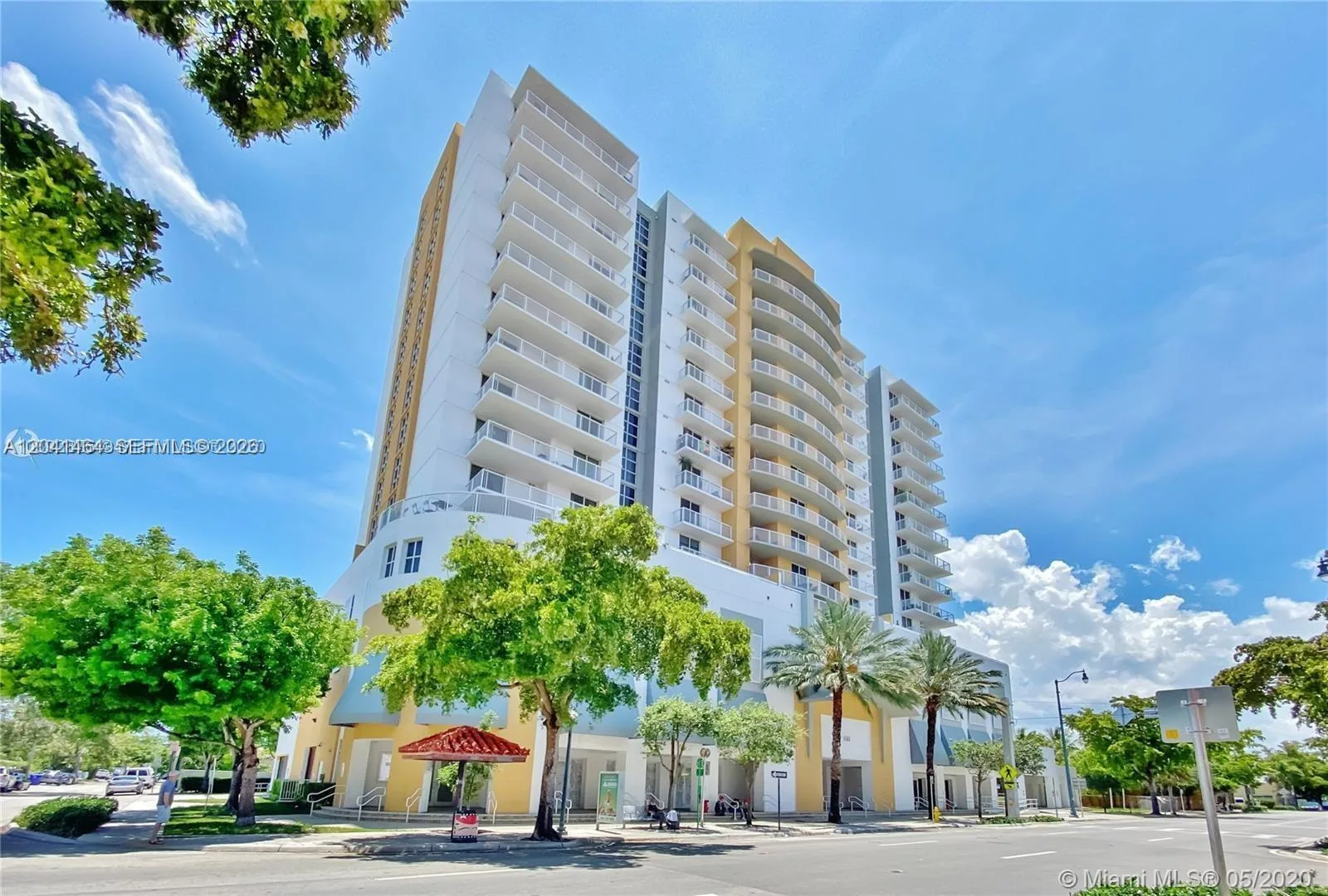 900 SW 8th St # 1602, Miami, FL 33130