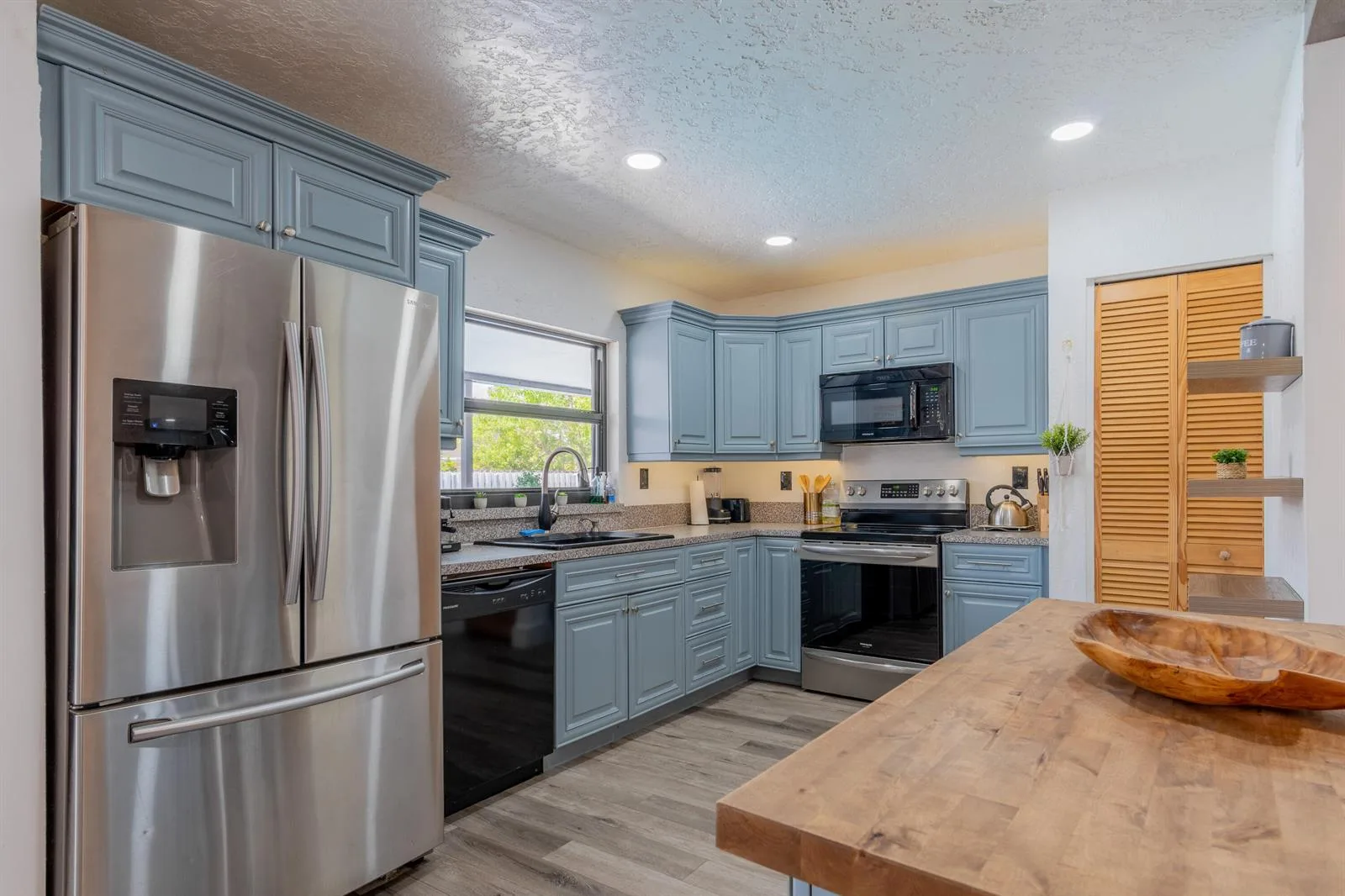 11010 NW 24TH Court, Sunrise, FL 33322 photo 10