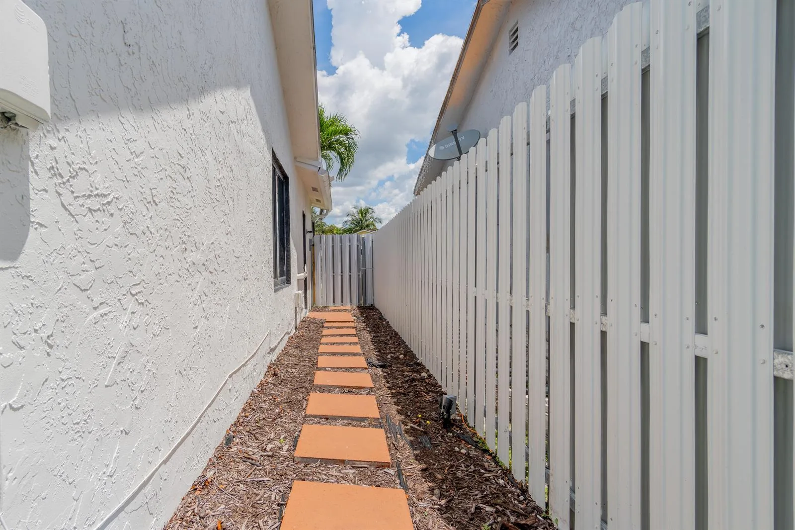 11010 NW 24TH Court, Sunrise, FL 33322 photo 13