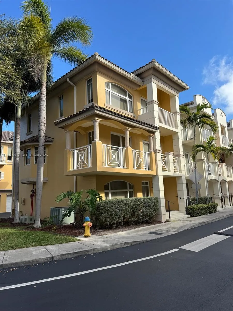 18421 NE 27th Ct, Aventura, FL 33160