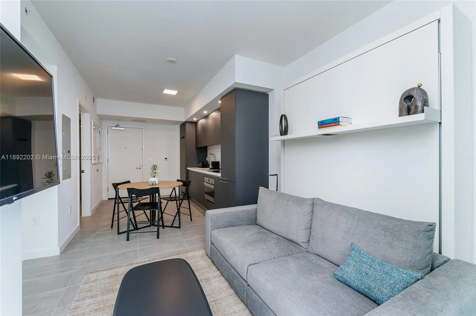227 NE 2nd St # 2508, Miami, FL 33132 photo 10